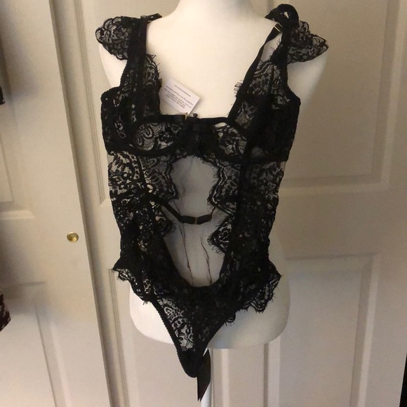 Pretty wild bandits sexy and sensual lingerie - Picture 7 of 15